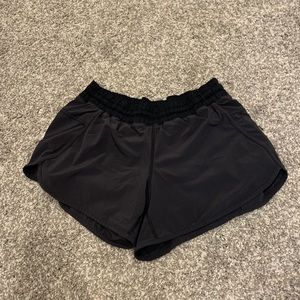 Lululemon tracker shorts